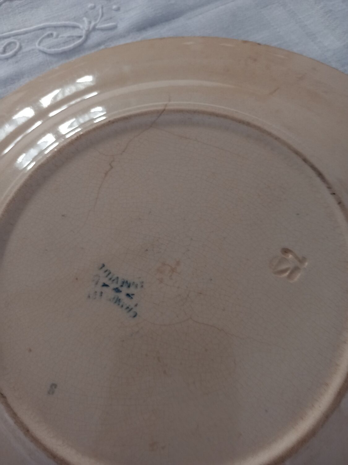 Assiette terre de fer, modèle champètre, Lunéville