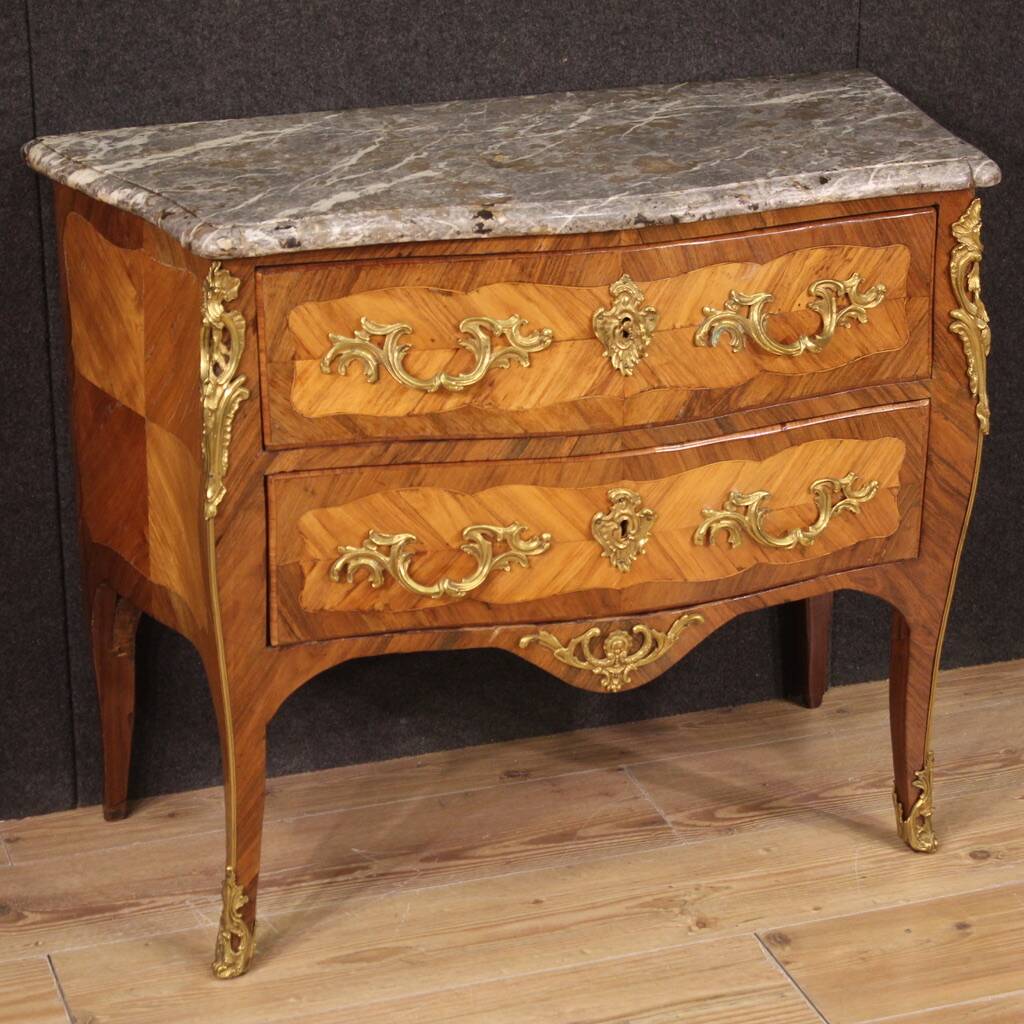 Elegant Louis XV chest of drawers from the 18th century