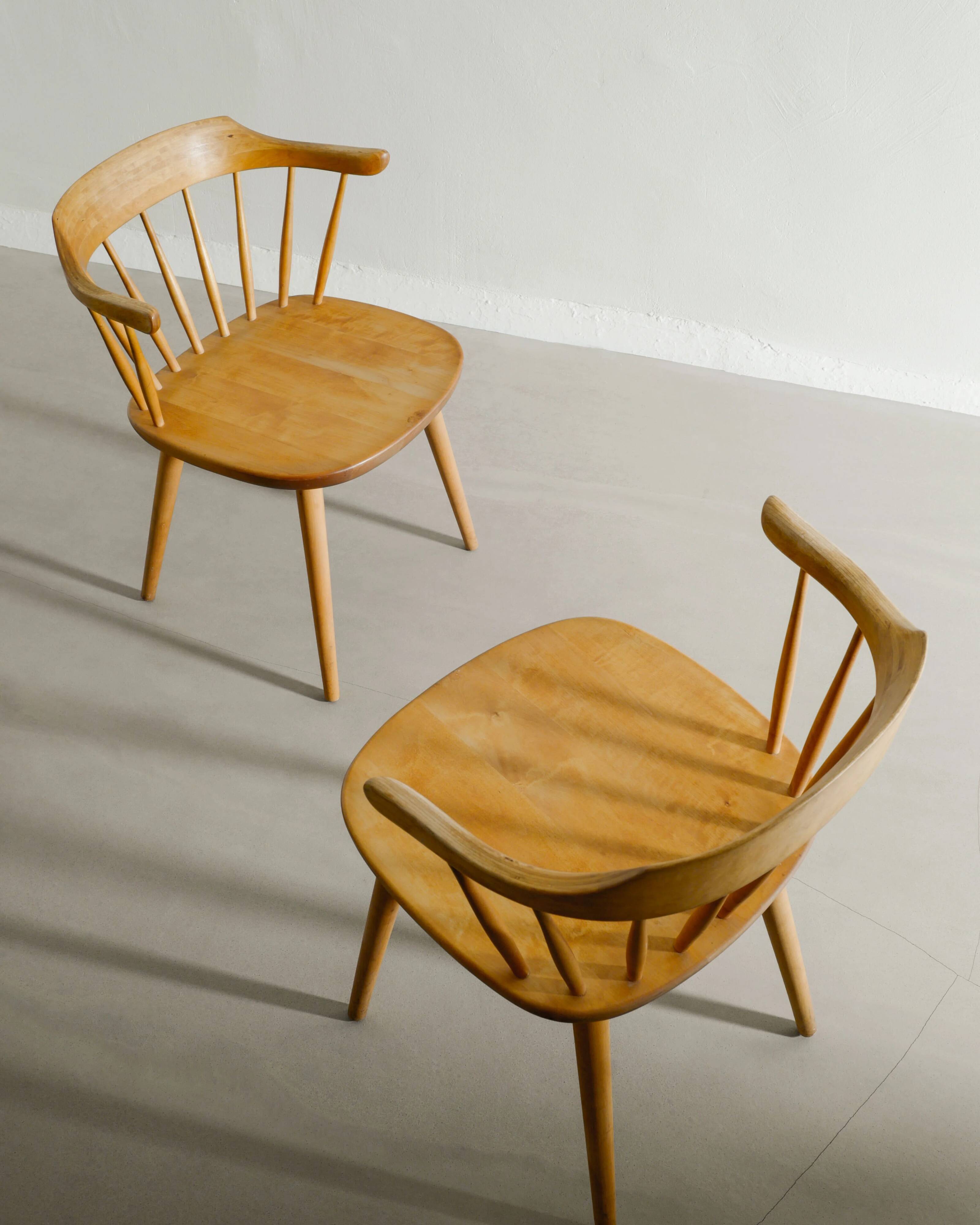 Quatre chaises de salle à manger suédoises vintage en bois sculpté, Yngve Ekström, années 1950