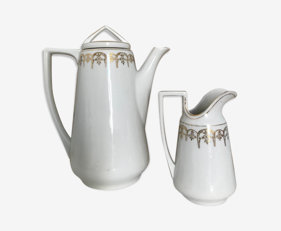 Teapot and its milk jar