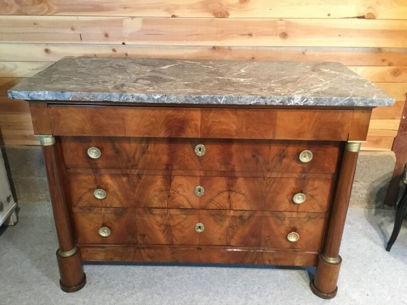 Empire dresser