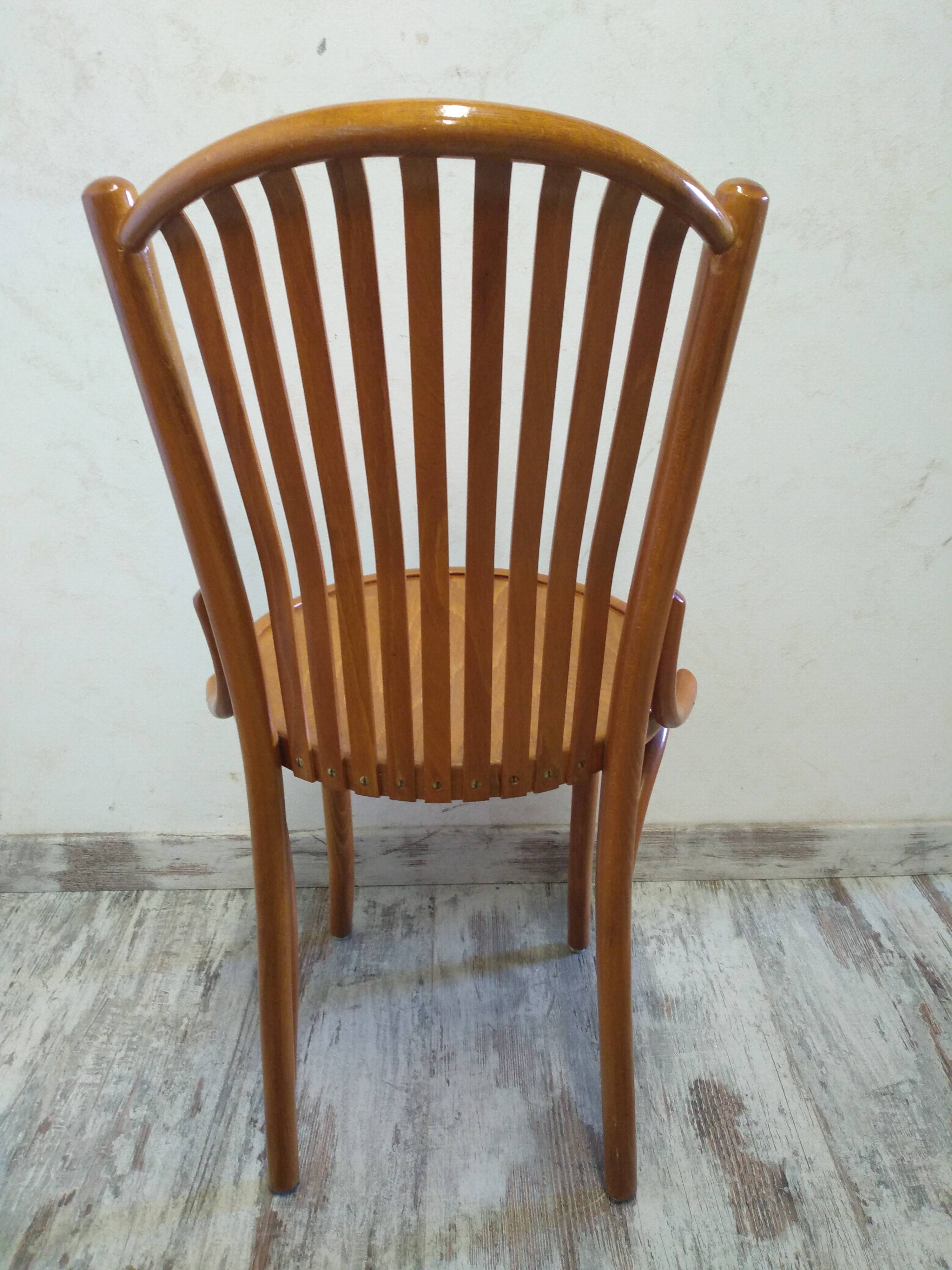 Chaises bistrot vintage