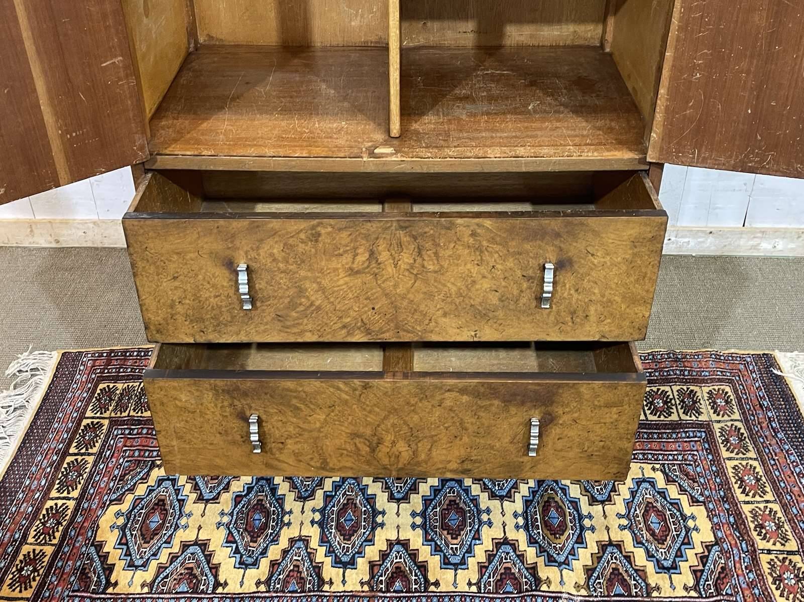 1950s English sideboard with drawers, Art Deco style, in walnut burl.