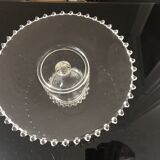Flat cake display on foot and flat