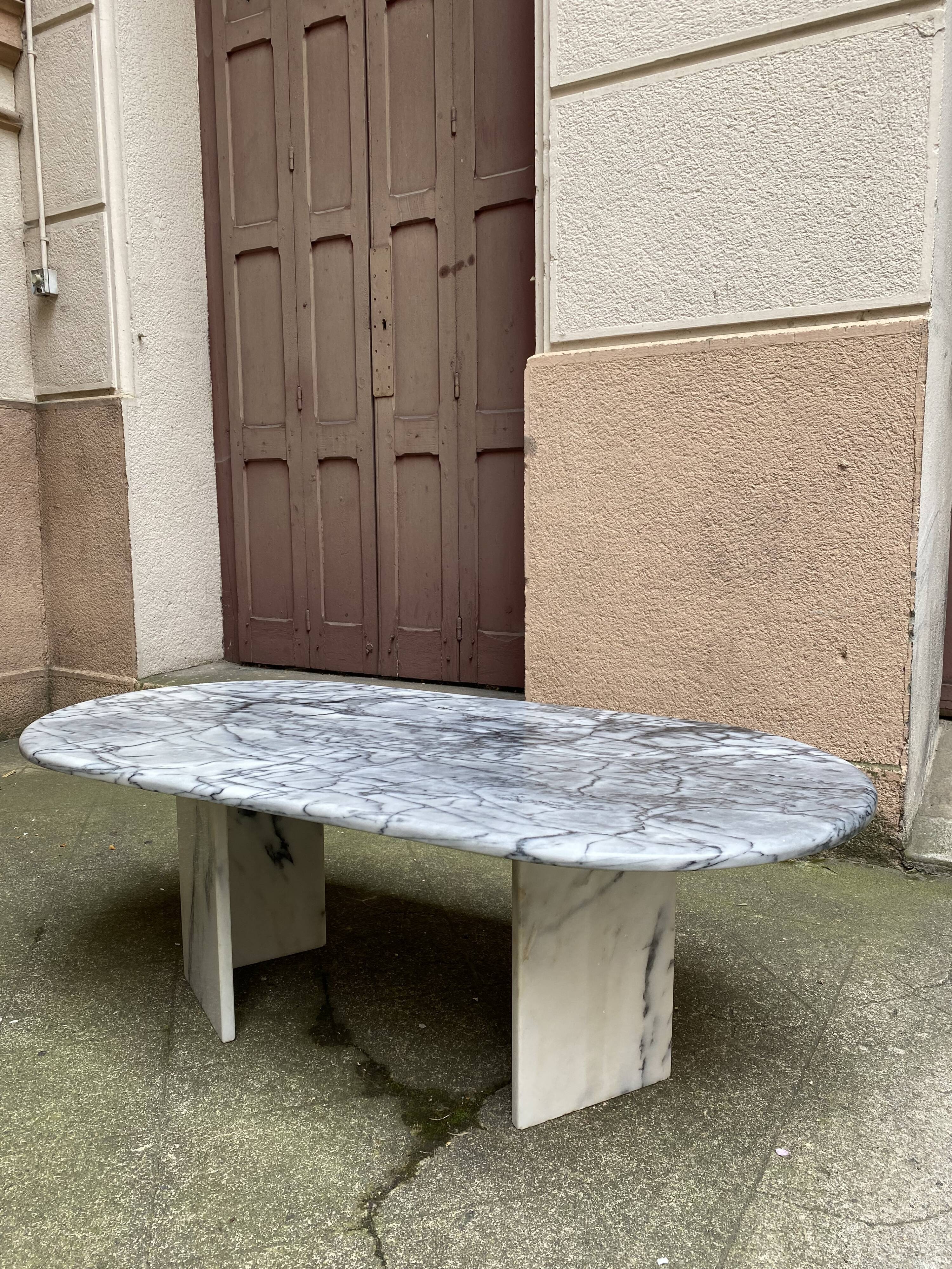 Oval marble coffee table