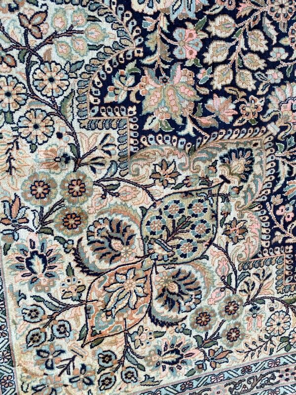 Kashmir silk carpet 273x373 cm