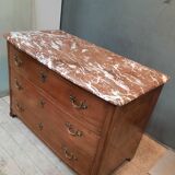 Chest of drawers of the eighteenth saw