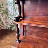 Elégante étagère murale victorienne en acajou. Fin XIXe