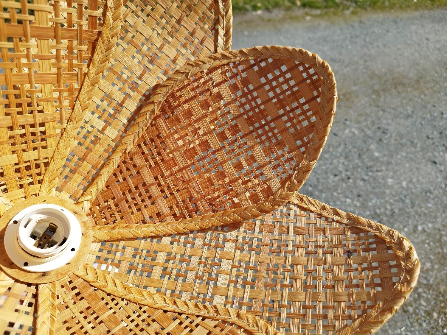 Suspension lampshade rattan straw flower