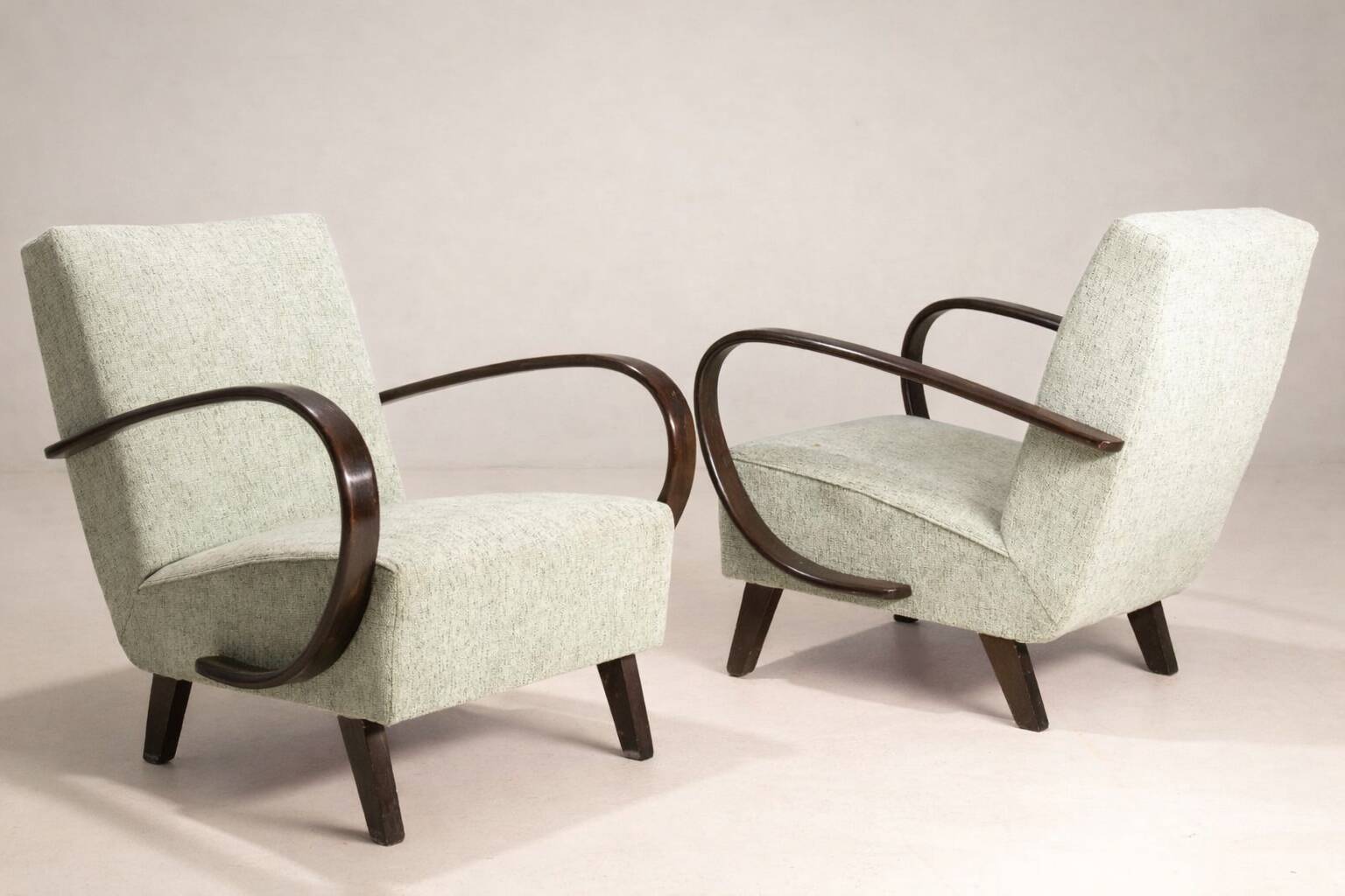 Pair of armchairs H-227, Jindřich Halabala, 1930s, Czechoslovakia