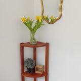 Corner shelf