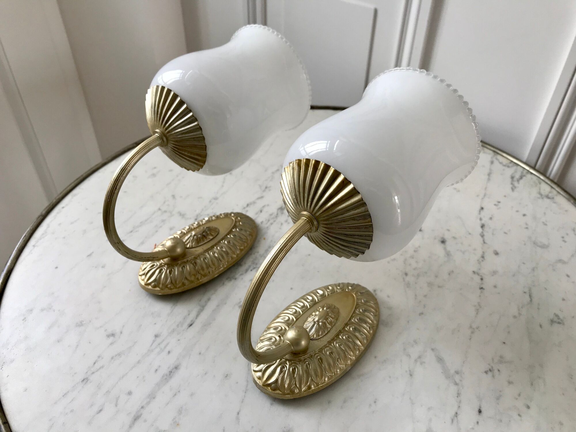 Duo of sconces in serrated opaline and golden steel 50s