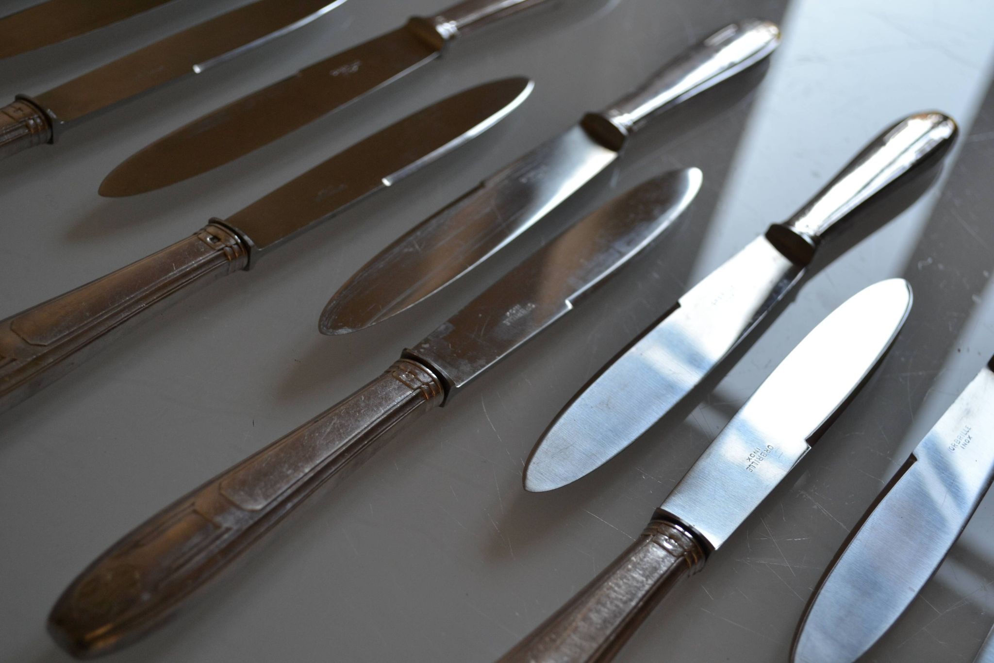 12 art deco table knives silver metal 25 cm monogram AR