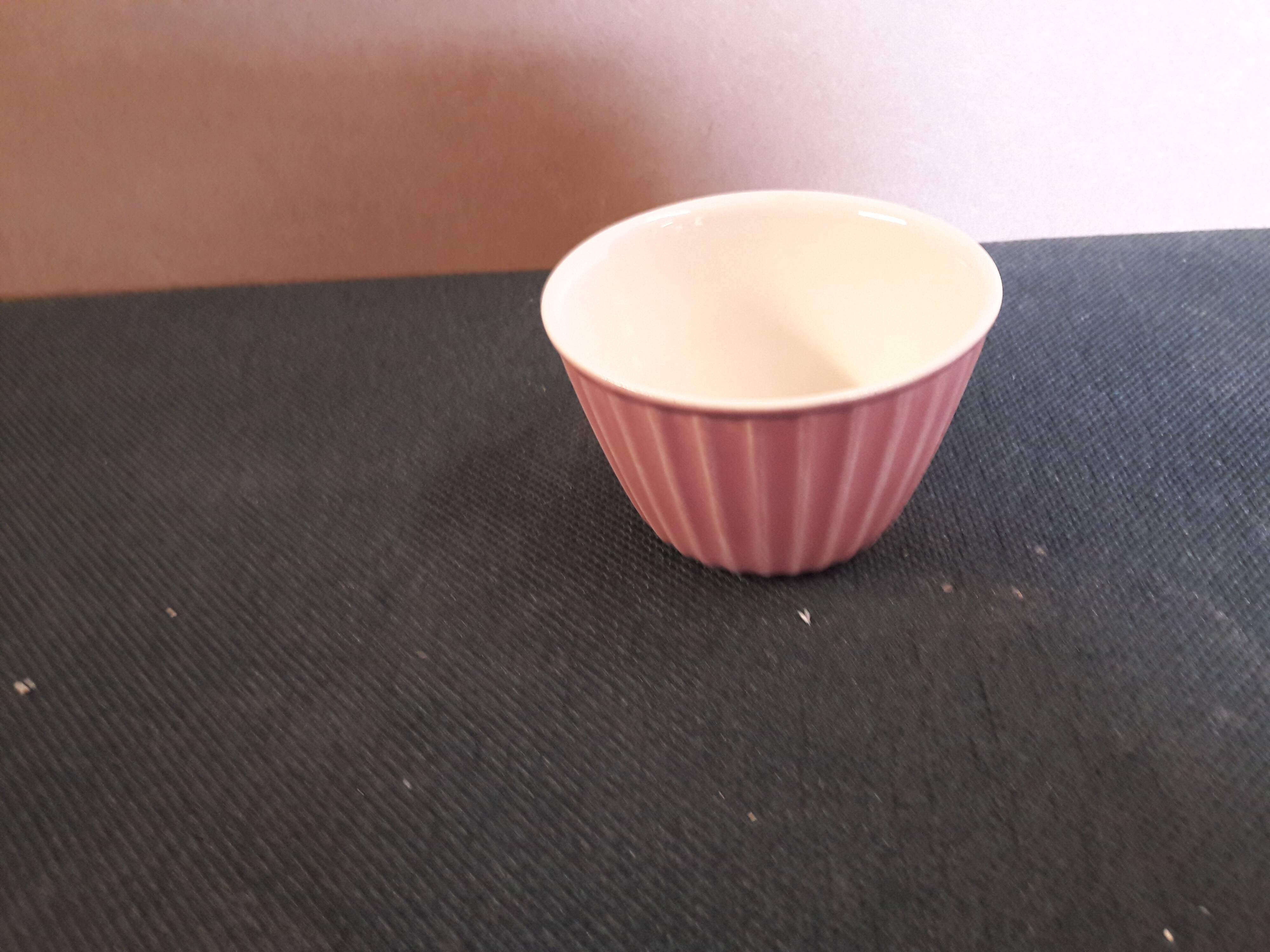 Set of six Villeroy and Boch ramekins