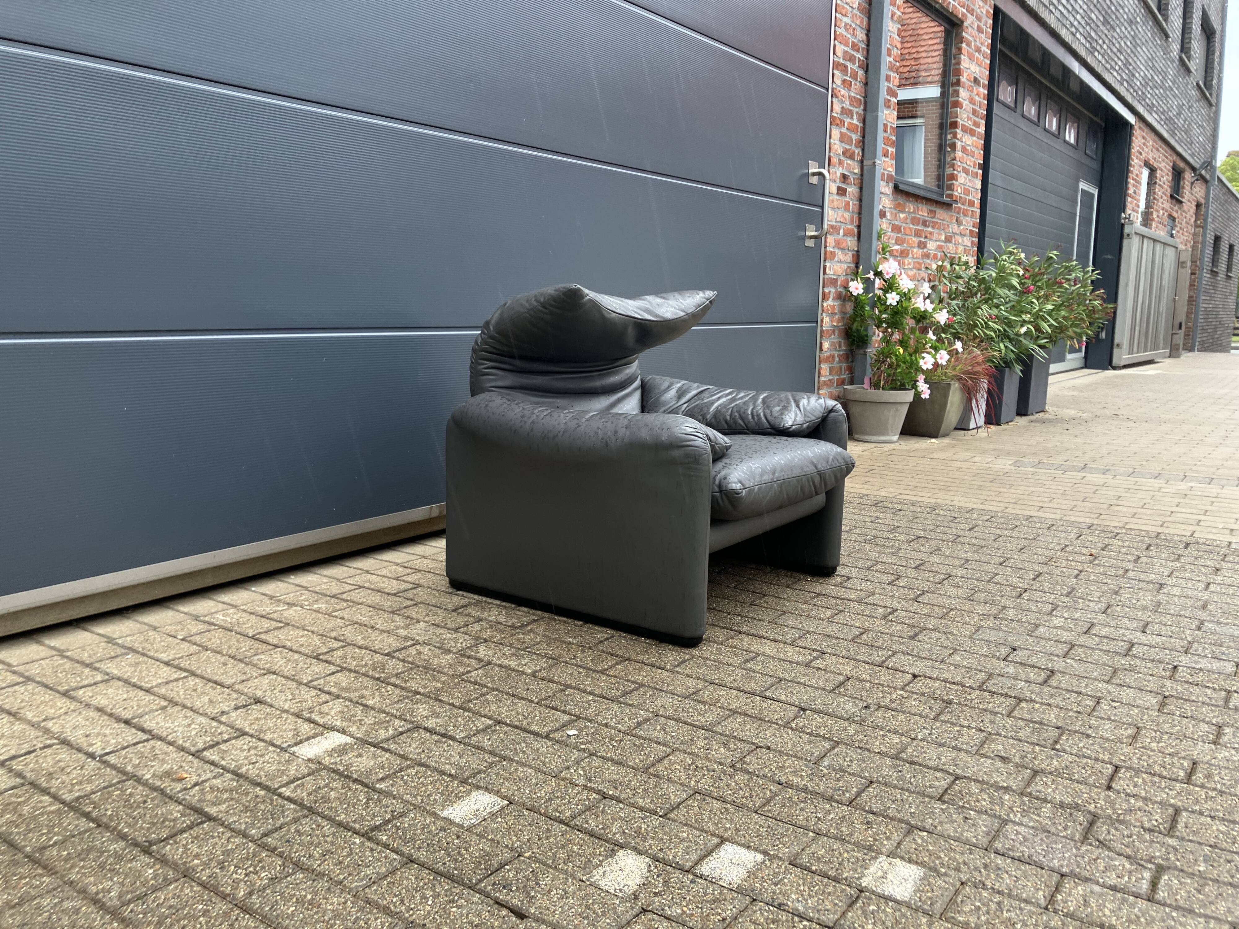 Cassina Maralunga 1zit original Anthracite and gray Topstaat!