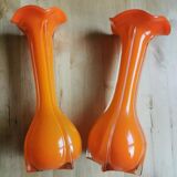 Paire de vases en verre soufflé orange