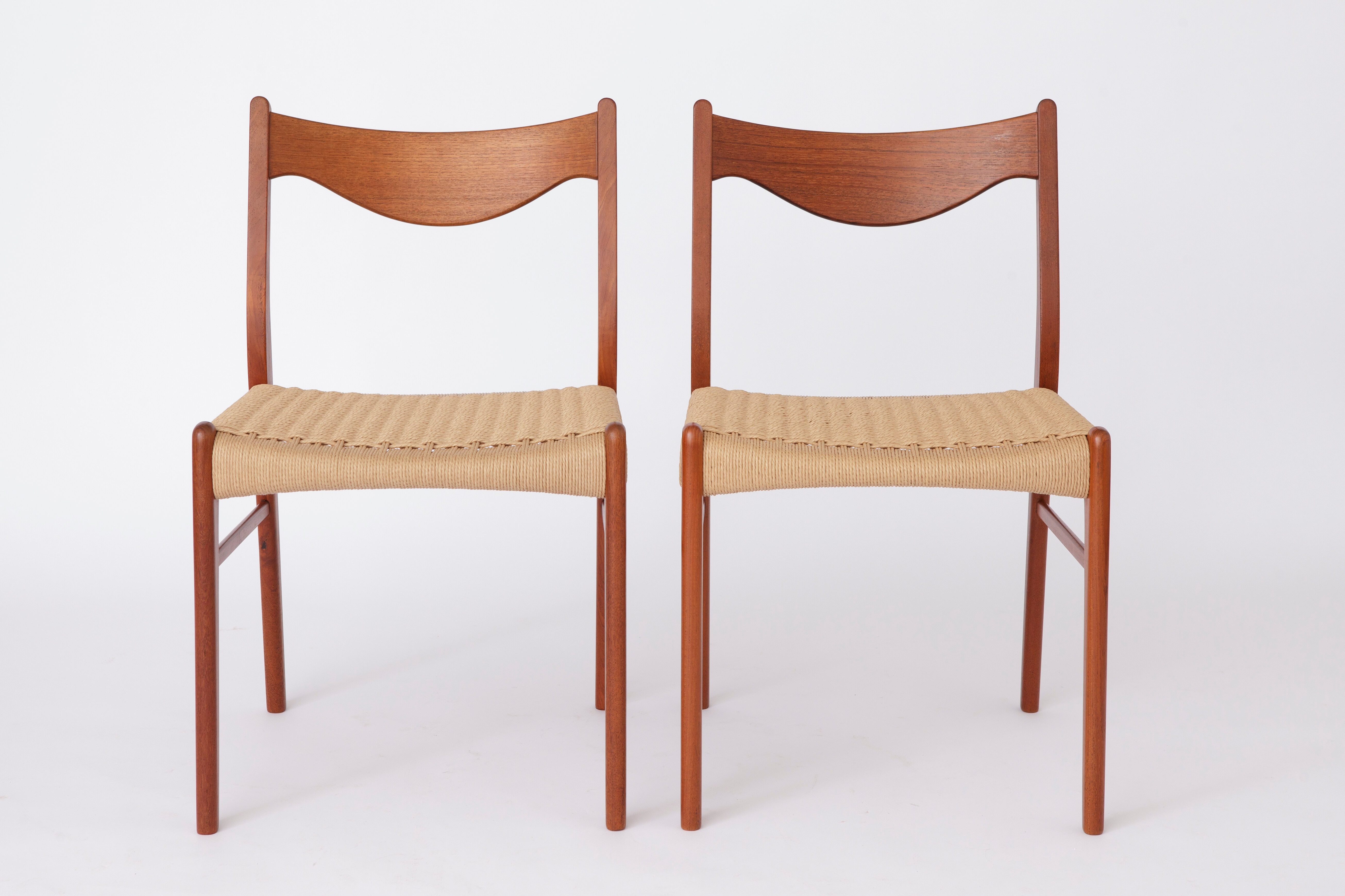2 Arne Wahl Iversen dining chairs Denmark 60s-70s