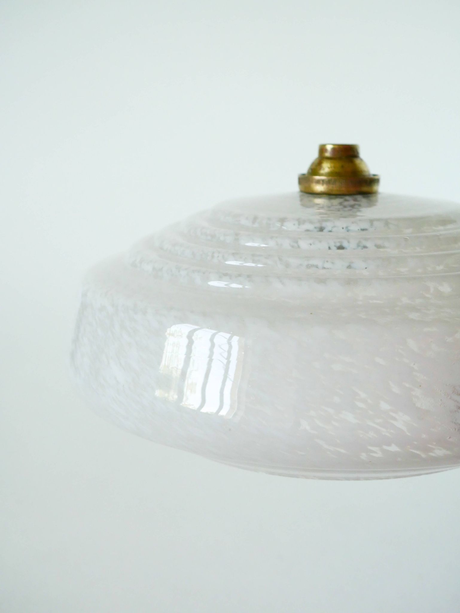 Suspension en verre de Clichy blanc, 1930