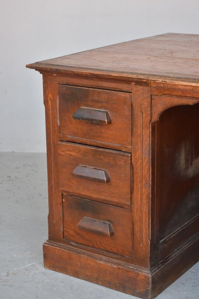 Official Town Hall time 1900 oak desk