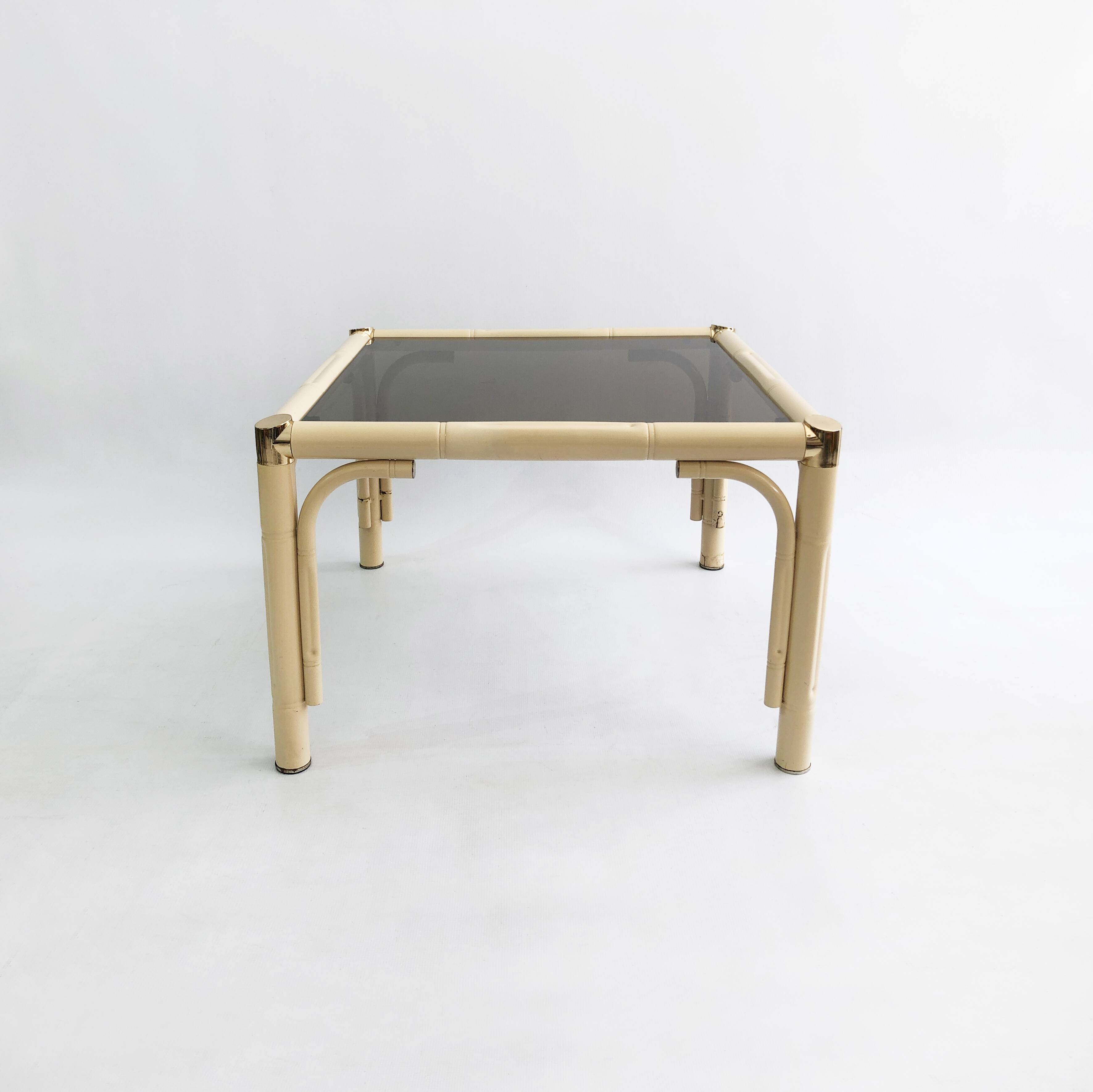 Table d'appoint en faux bambou en laiton crème italienne du milieu du siècle exotique années 1970 Vintage