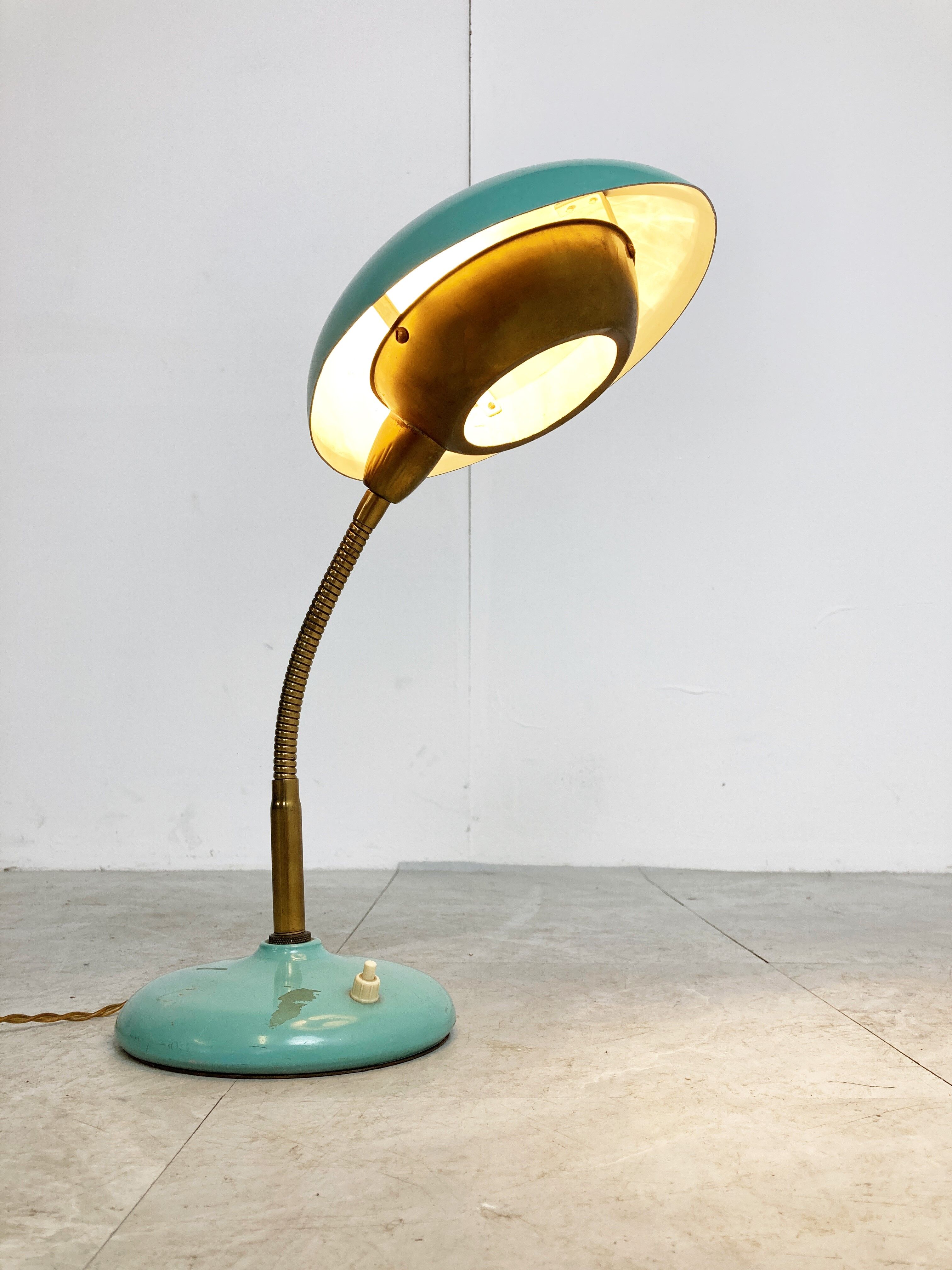 Vintage mid-century modern italian table lamp - 1960's