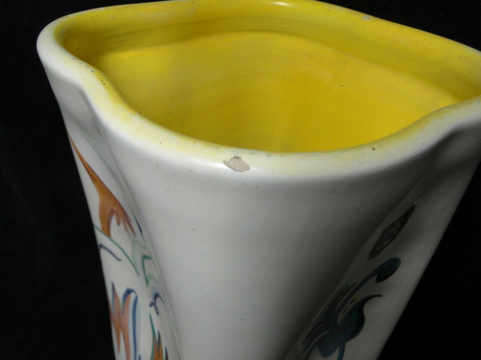 Cerart Monaco vase n° 947 with bird decoration