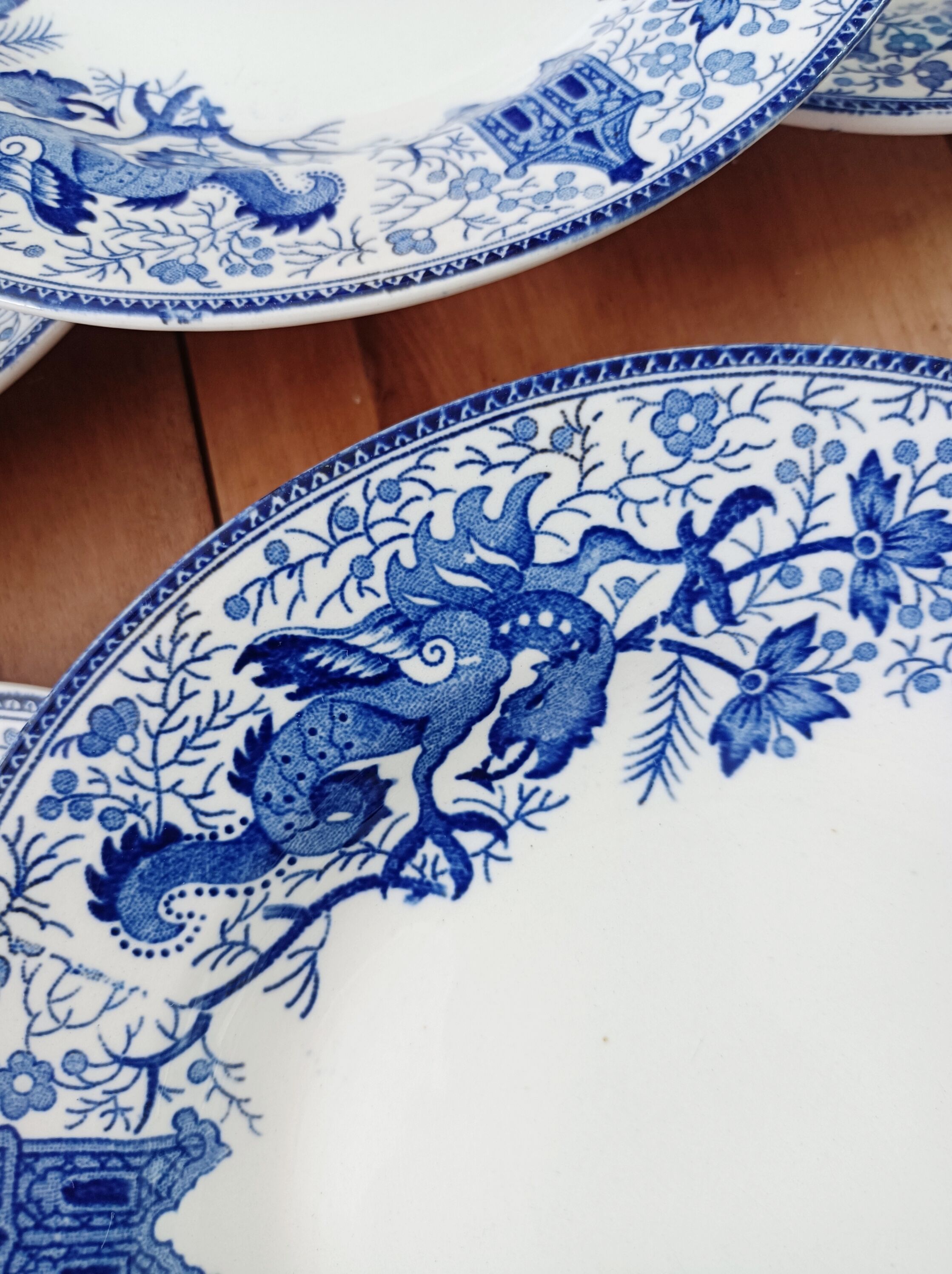 Set of 6 Boch Dragon dessert plates