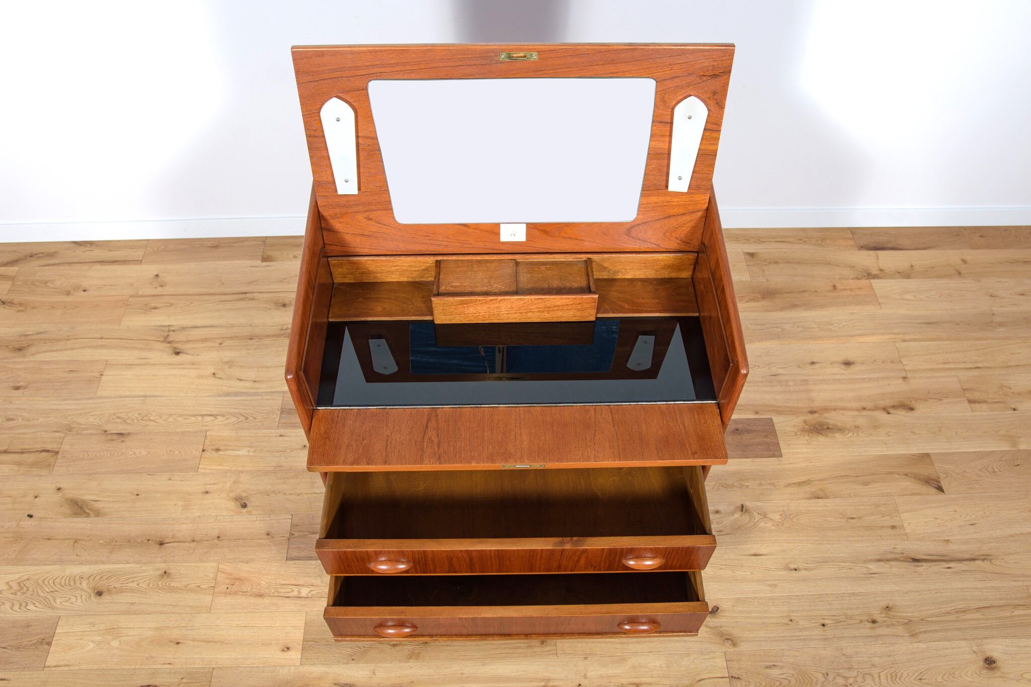 Coiffeuse danoise en teck du milieu du siècle, années 1960