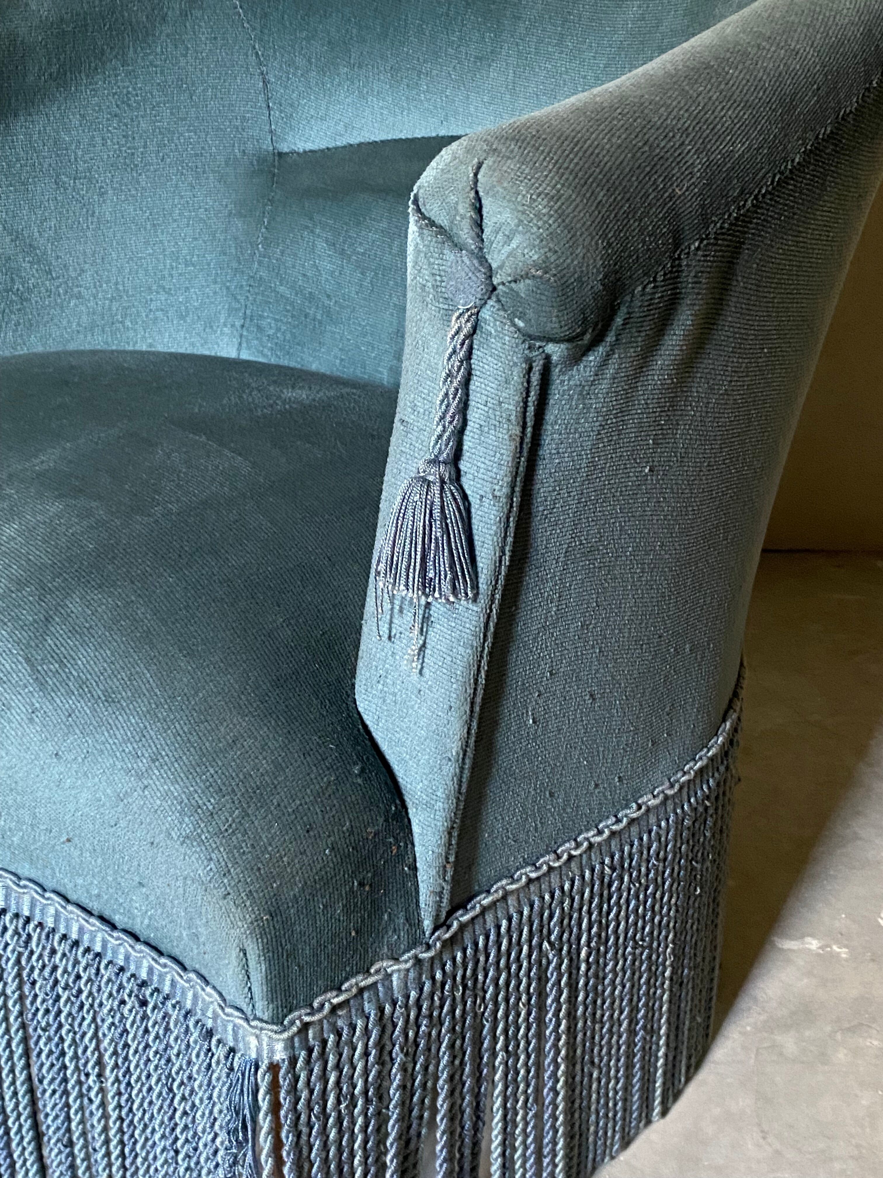 Velvet toad armchair