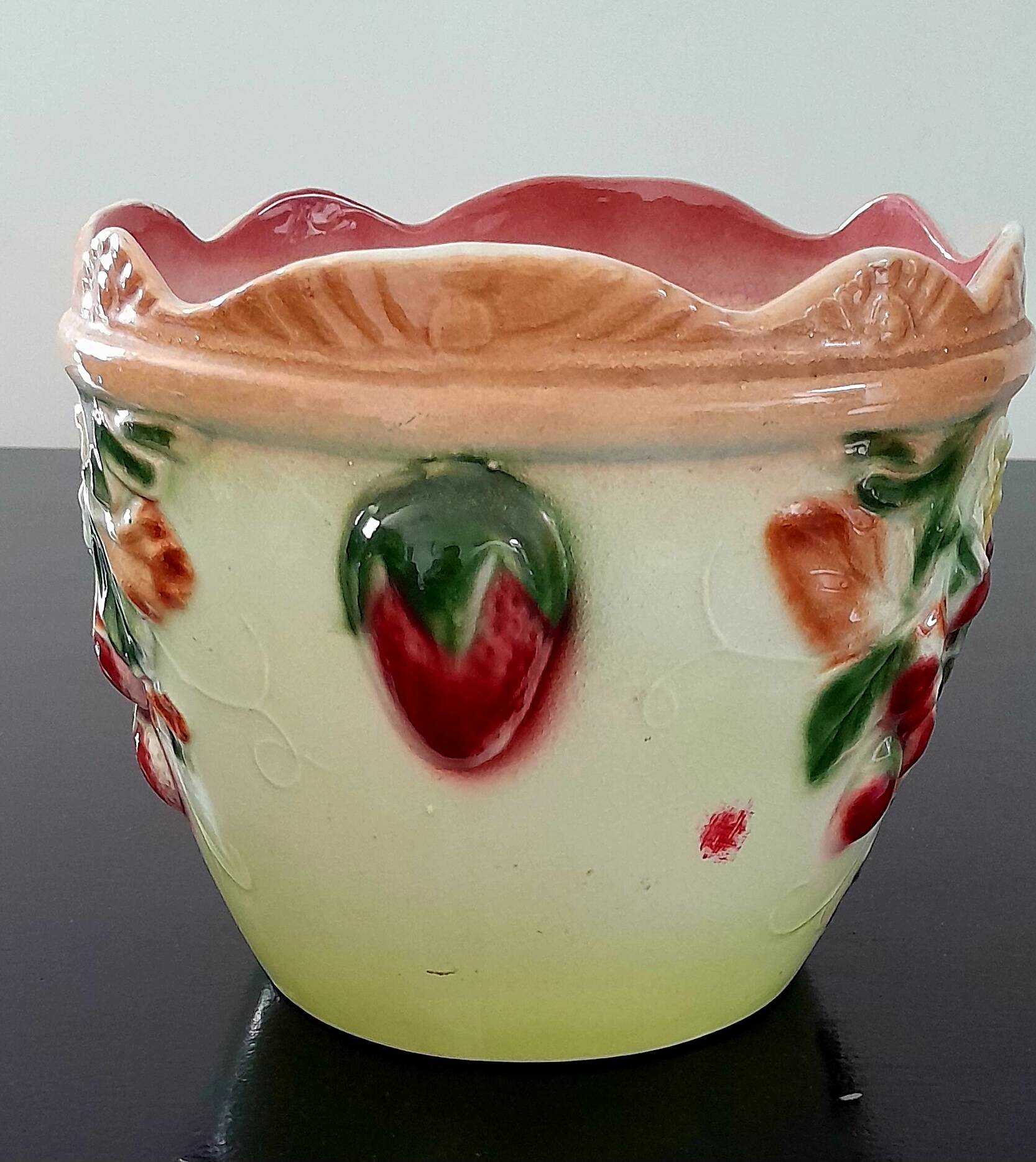 Cache- pot ancien Barbotine