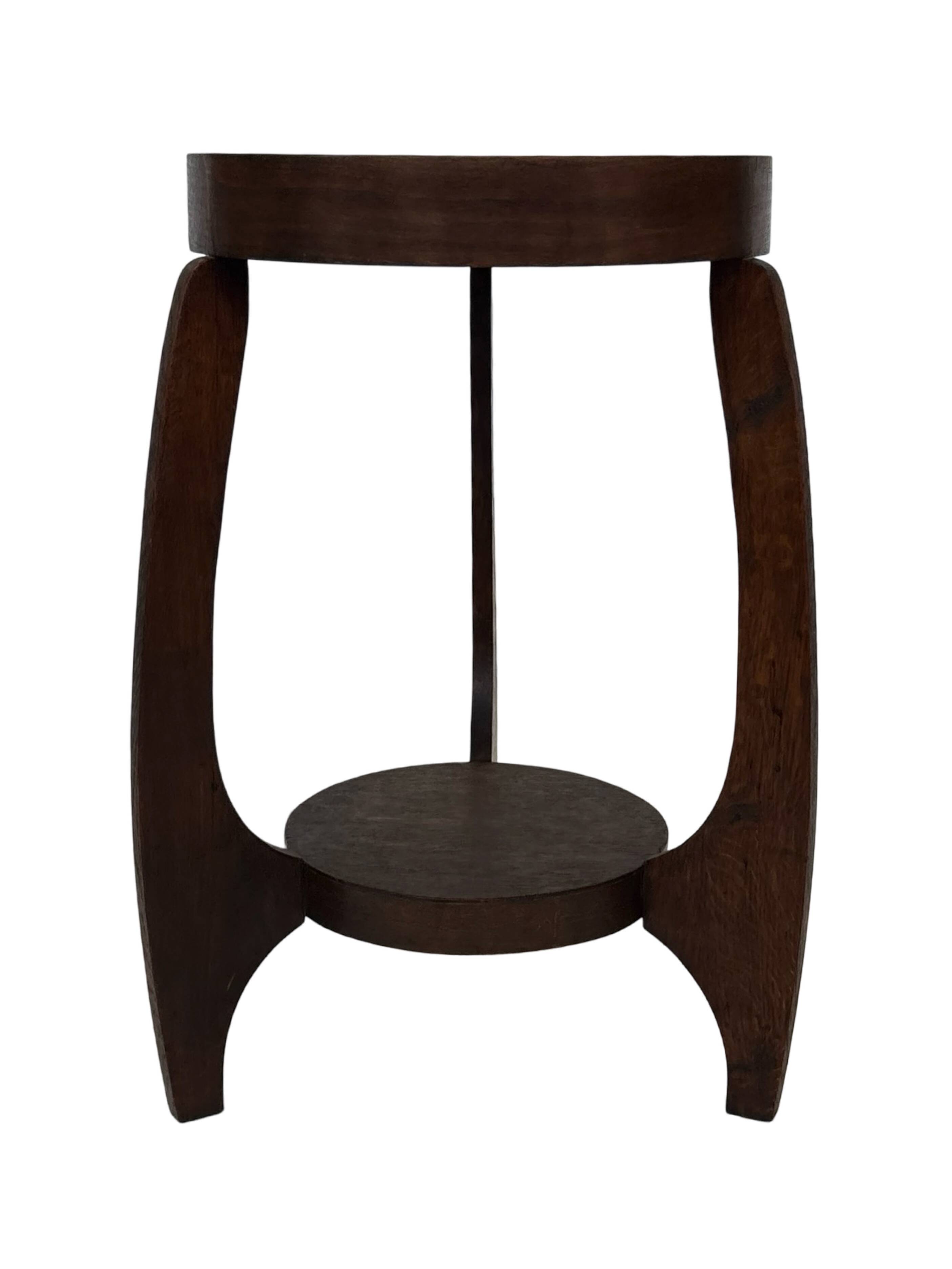 Table d'appoint Art Déco en chêne au design minimaliste