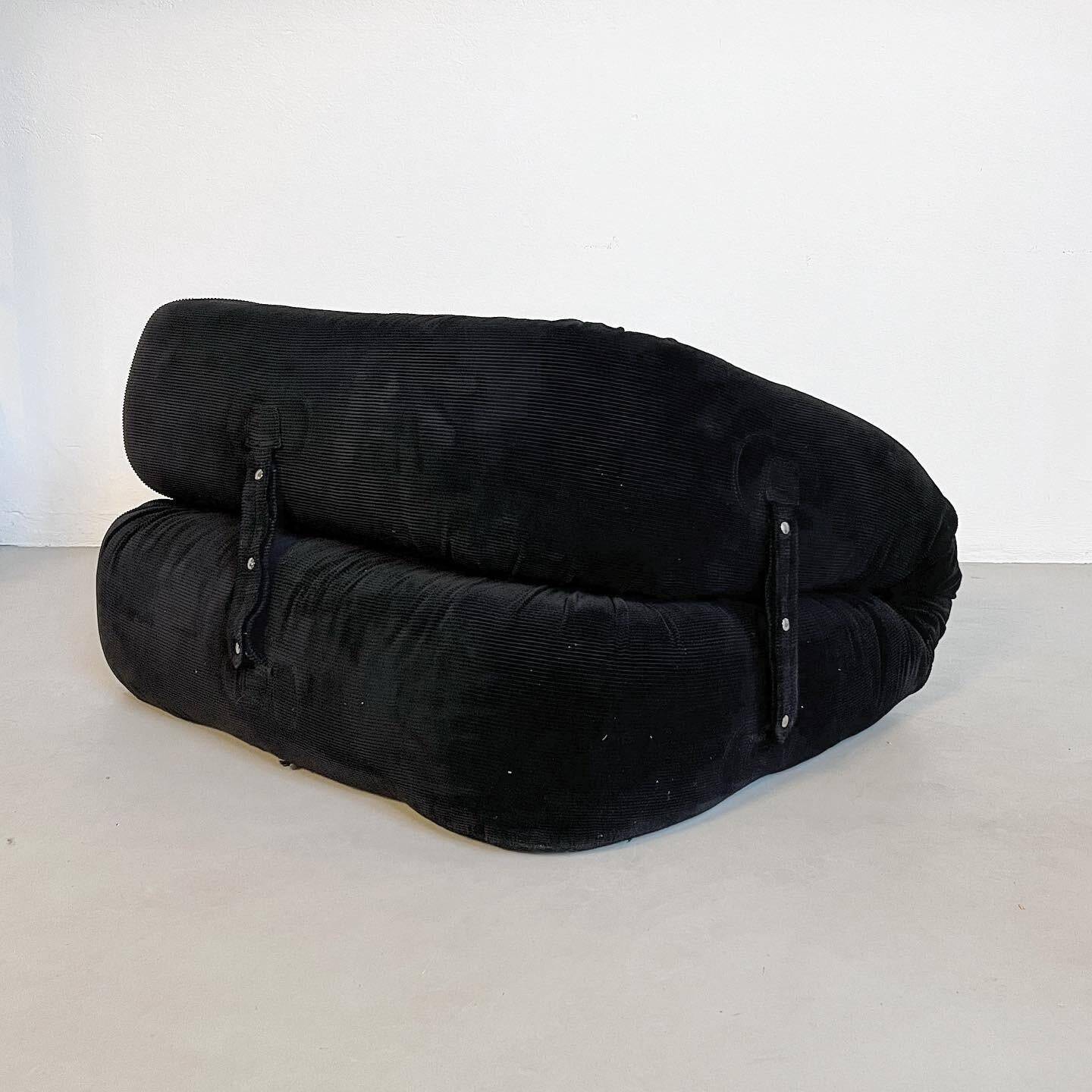 Collectible Anfibio Sofa Bed, black velvet lounge chair, Italian Space Age