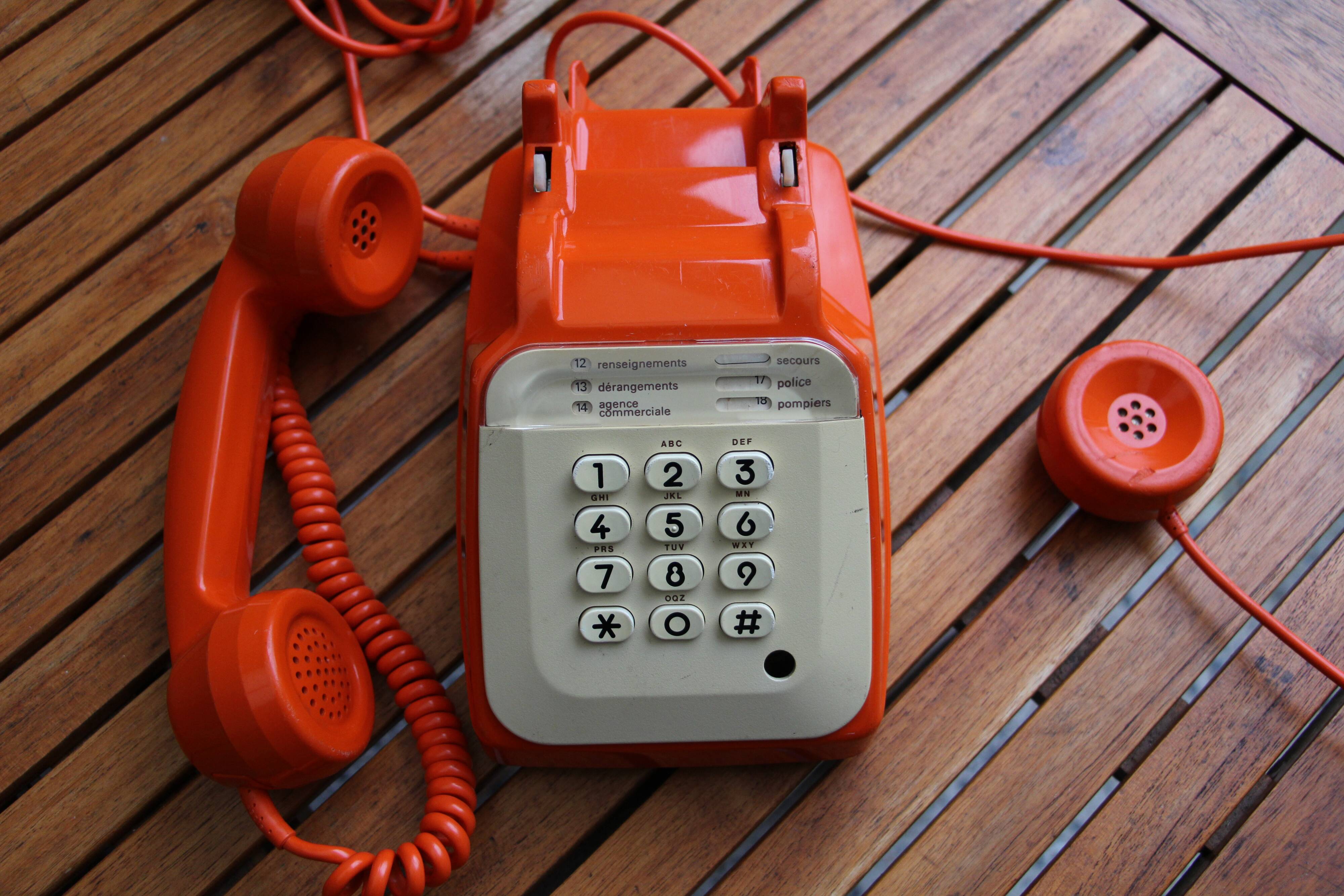 Socotel S63 orange/beige 70's phone