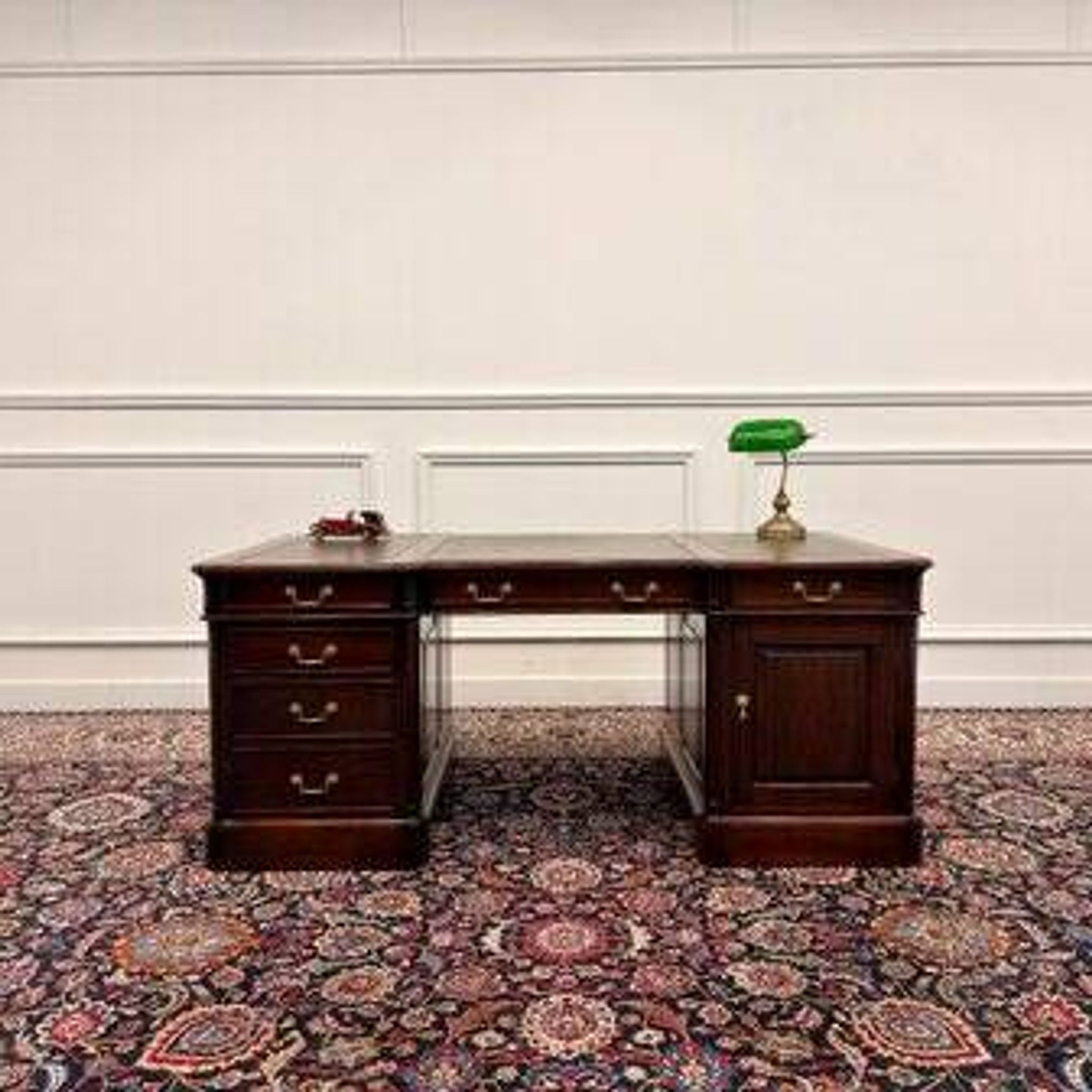 Bureau partenaire anglais classique en cuir vert