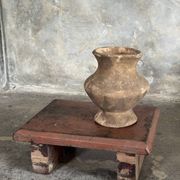 Tabouret d'appoint en teck upcyclé, chromie rouge