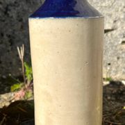 Bouteilles de boisson pétillante au pamplemousse en grès français