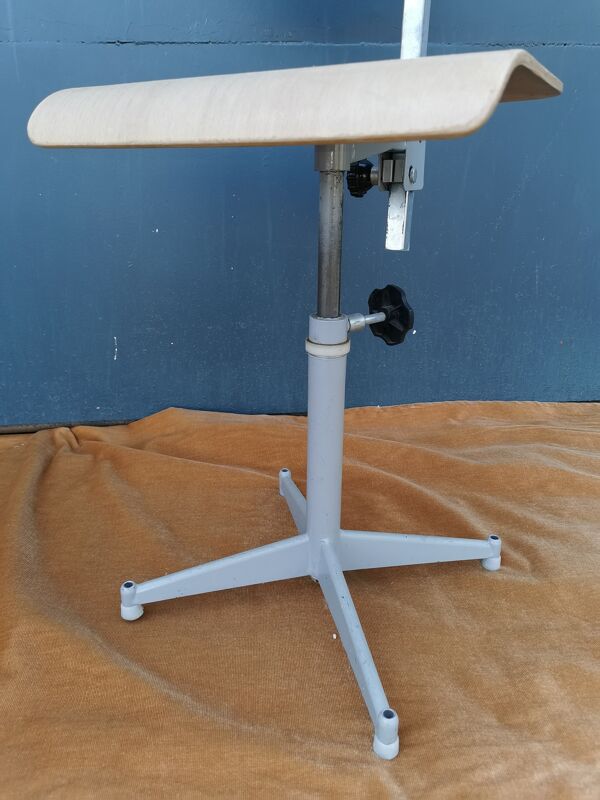 Chaise d atelier reglable