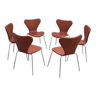 'Series 7' chairs in cognac leather by Arne Jacobsen for Fritz Hansen, 1955