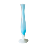 Vase ancien en opaline bleue et blanche
