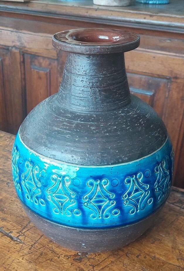 Aldo Londi for Bitossi. Rimini-Blue glazed ceramic vase, vintage design
