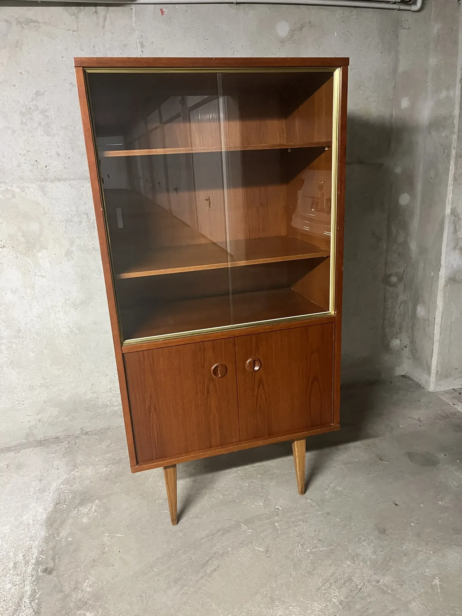 Scandinavian style display shelf
