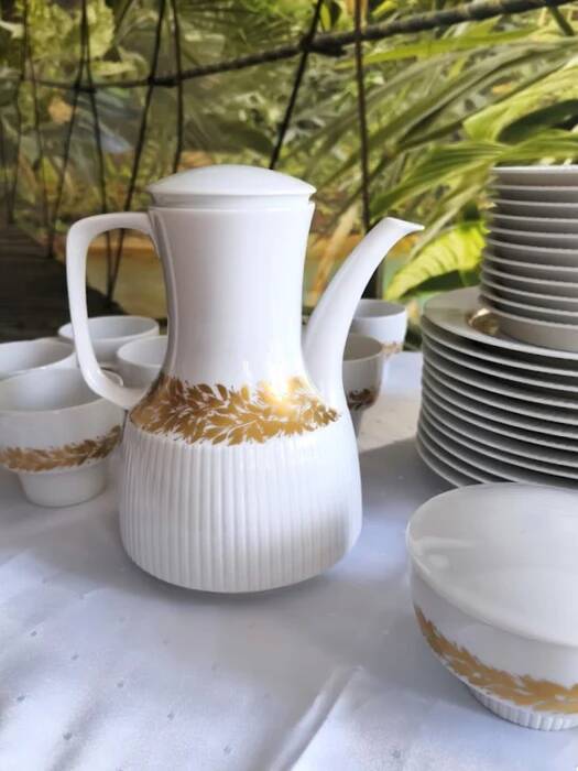 Tapio Wirkkala for Rosenthal Studio-Line “Modulation” porcelain coffee and dessert service, Germany 1970s, 39 pieces