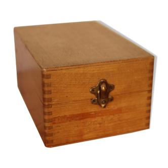 Wooden plug box