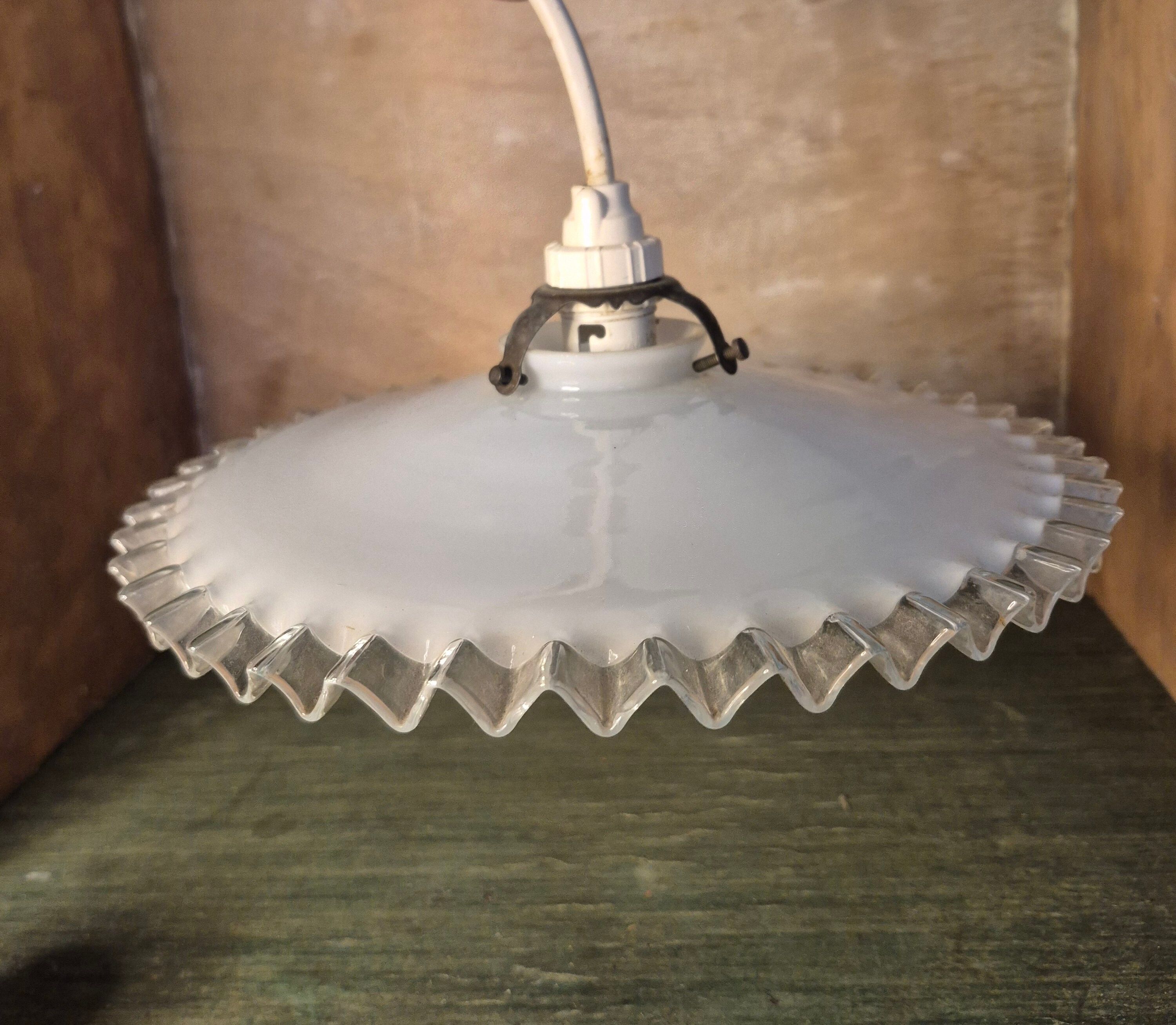 Opaline suspensions