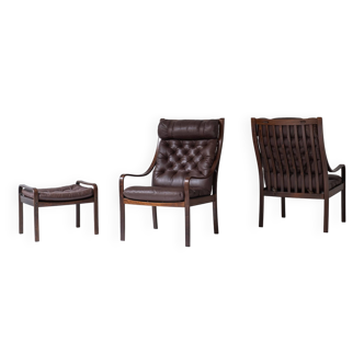 Rare set armchairs and ottoman by Fredrik A. Kayser for Vatne Möbler, Norway 1960s.