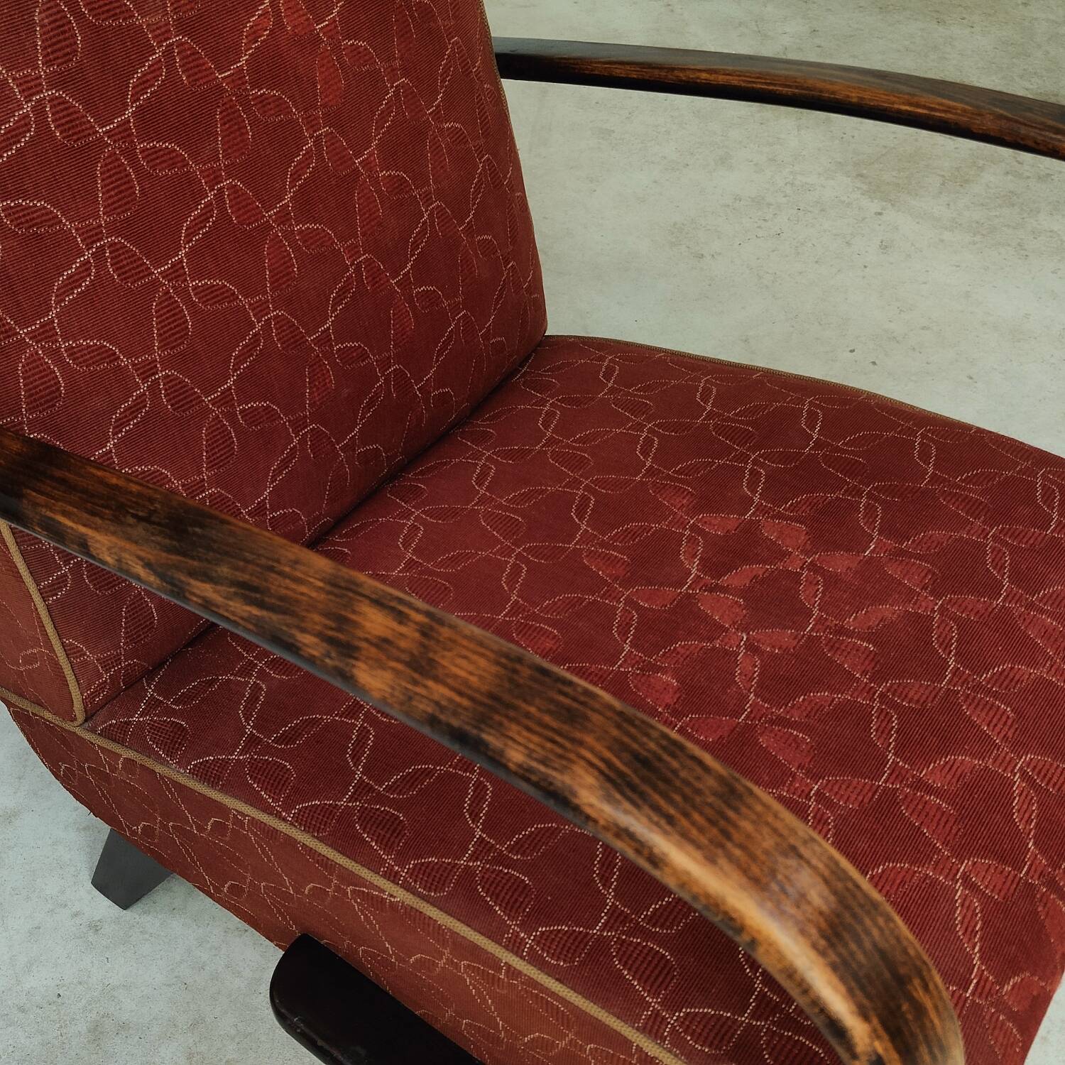 Pair of H410 Type C burgundy armchairs by Jindrich Halabala for Thonet