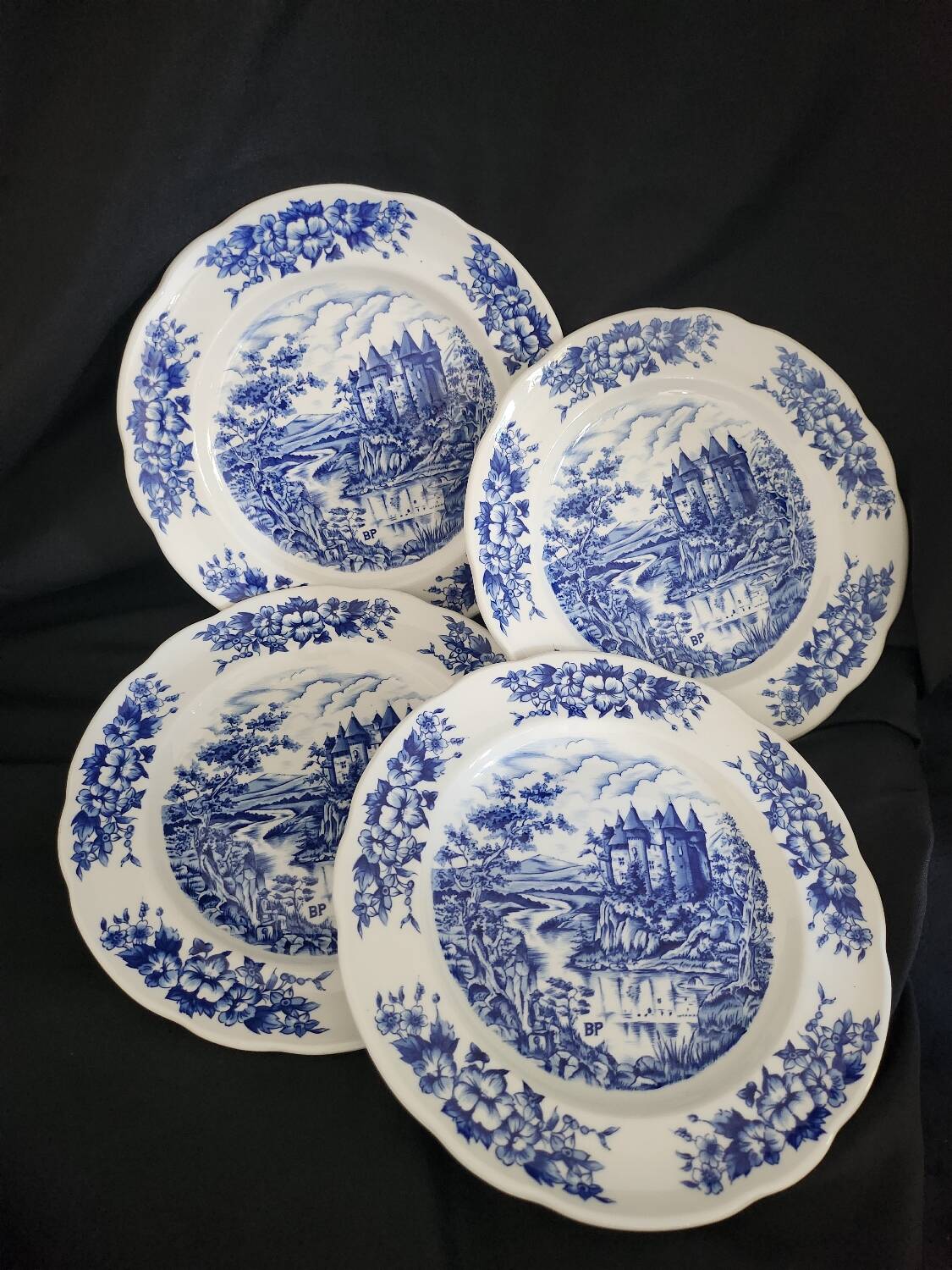 Set of 4 Pyroblan porcelain plates with vintage blue and white decor