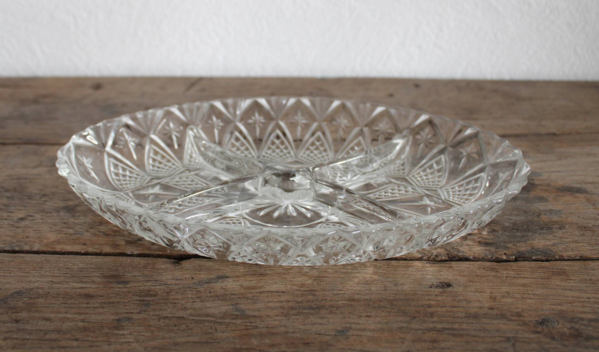 Glass compartment dish