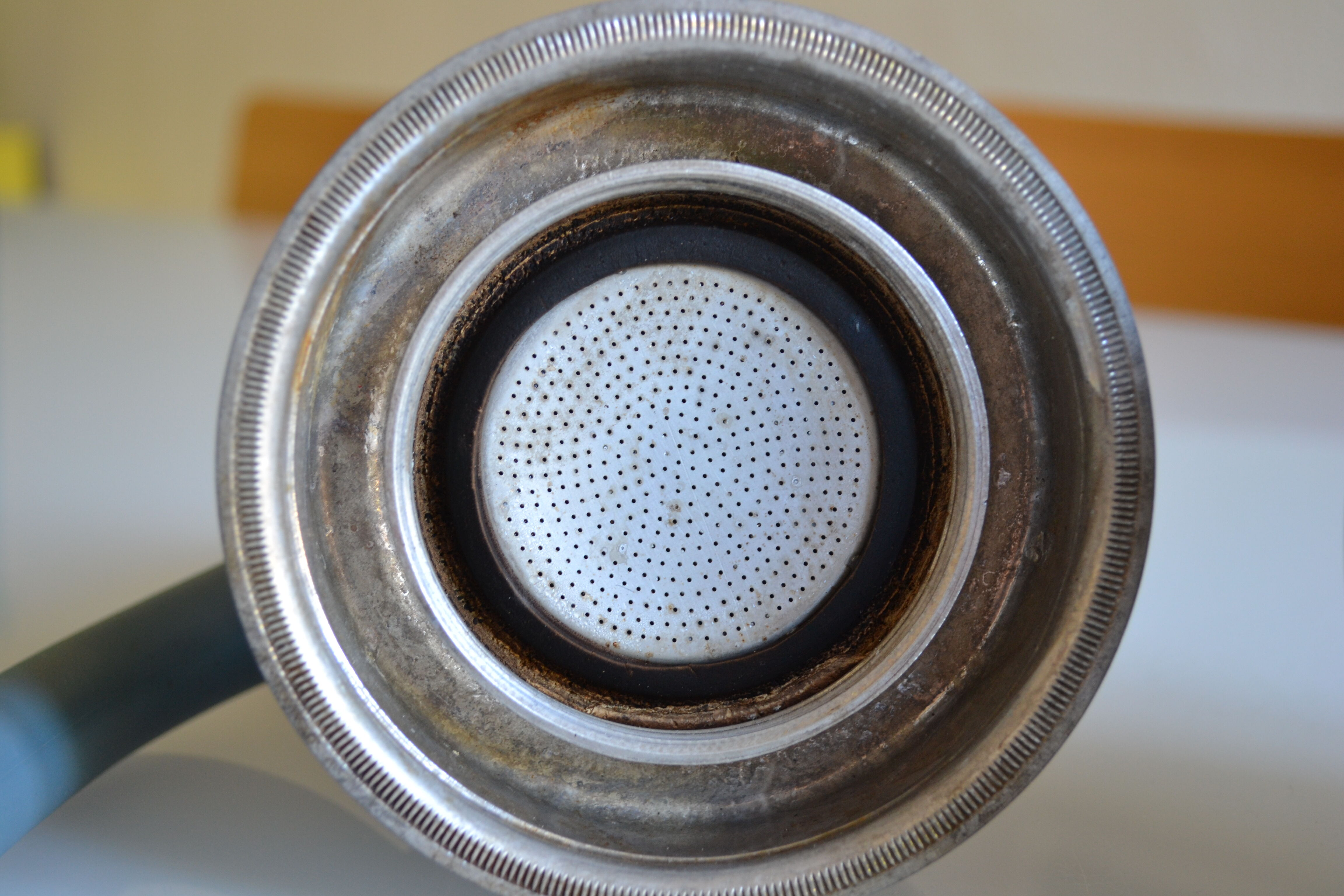 Cafetière alessi postmoderniste " pellicano " par Michael Graves