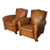 Paire de fauteuils club en cuir à dossier moustache cognac français, années 1950